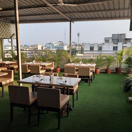 Hotel Galaxy Indore Luaran gambar