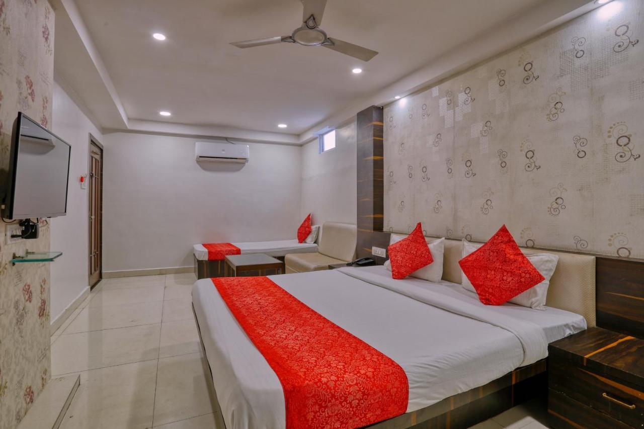 Hotel Galaxy Indore Luaran gambar