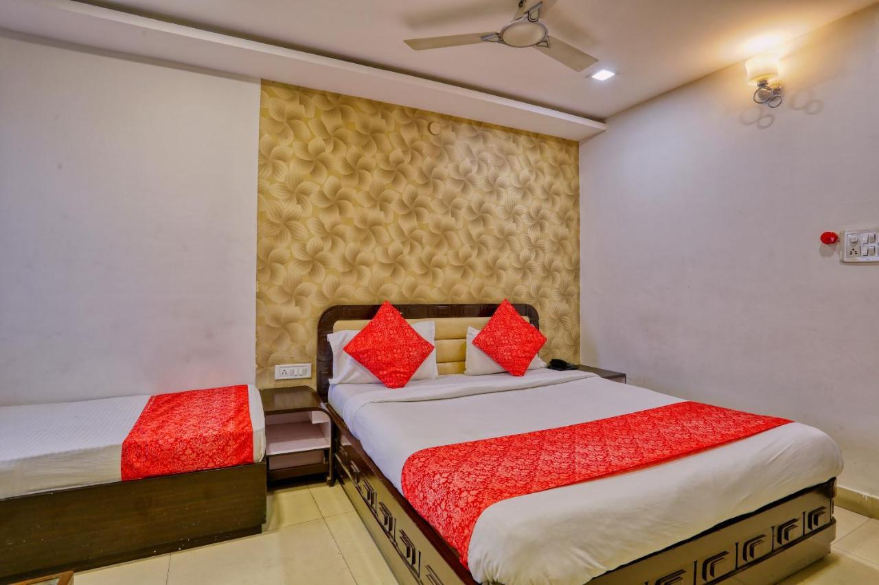 Hotel Galaxy Indore Luaran gambar