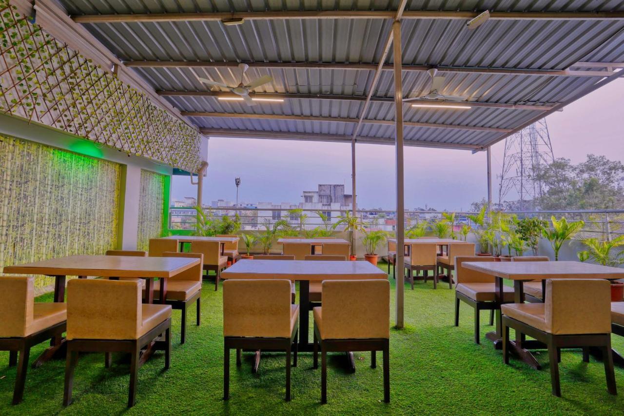 Hotel Galaxy Indore Luaran gambar
