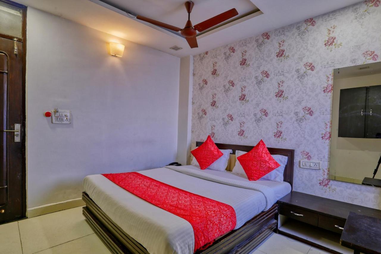 Hotel Galaxy Indore Luaran gambar