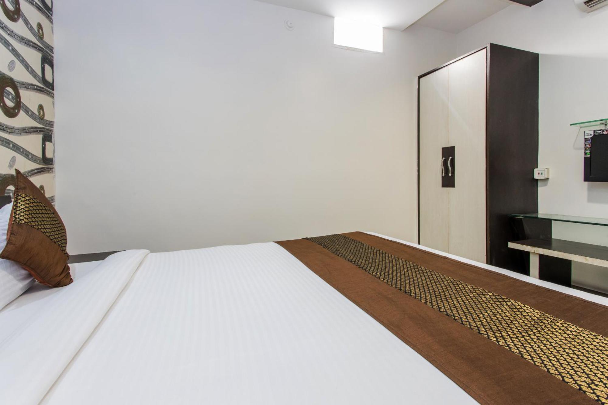 Hotel Galaxy Indore Luaran gambar